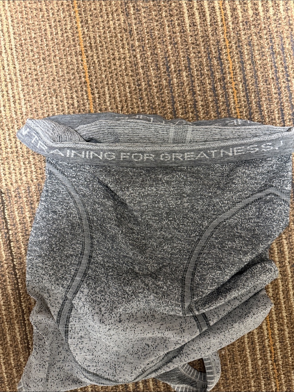 🩶🤍lululemon athletica Gray Ombre Swiftly Tech Racerback Tank Top Sz 2🤍🩶 - Picture 4 of 6